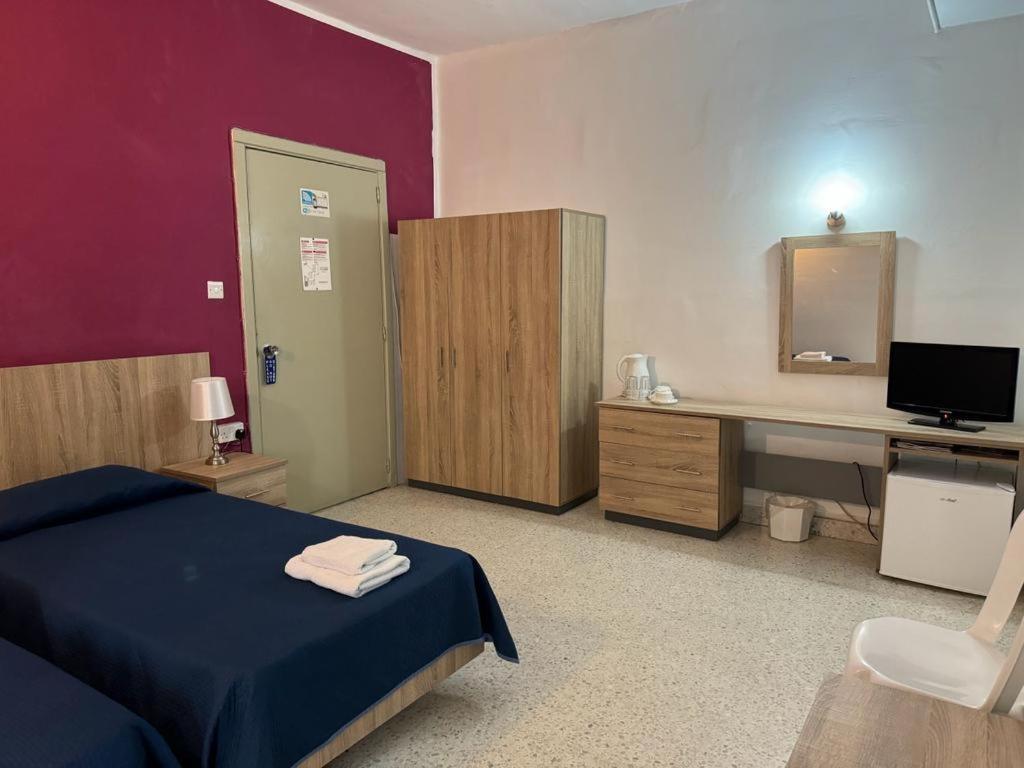 Roma Hotel Слима Екстериор снимка