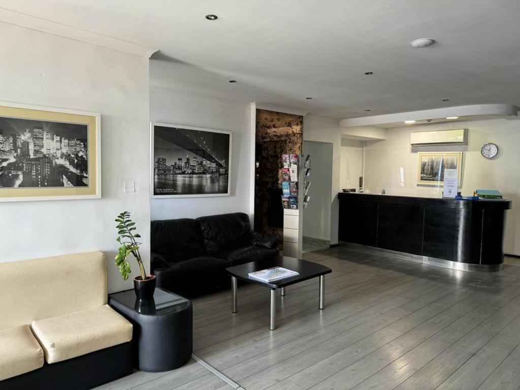 Roma Hotel Слима Екстериор снимка