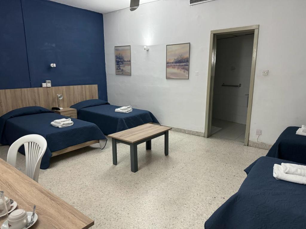Roma Hotel Слима Екстериор снимка