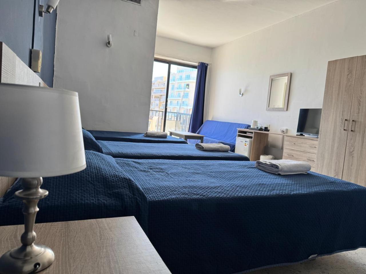 Roma Hotel Слима Екстериор снимка