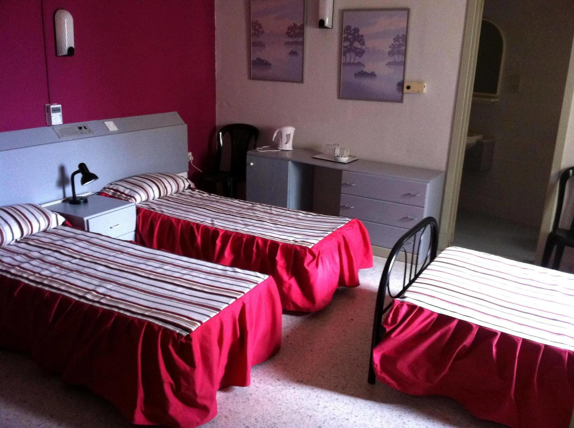 Roma Hotel Слима Екстериор снимка